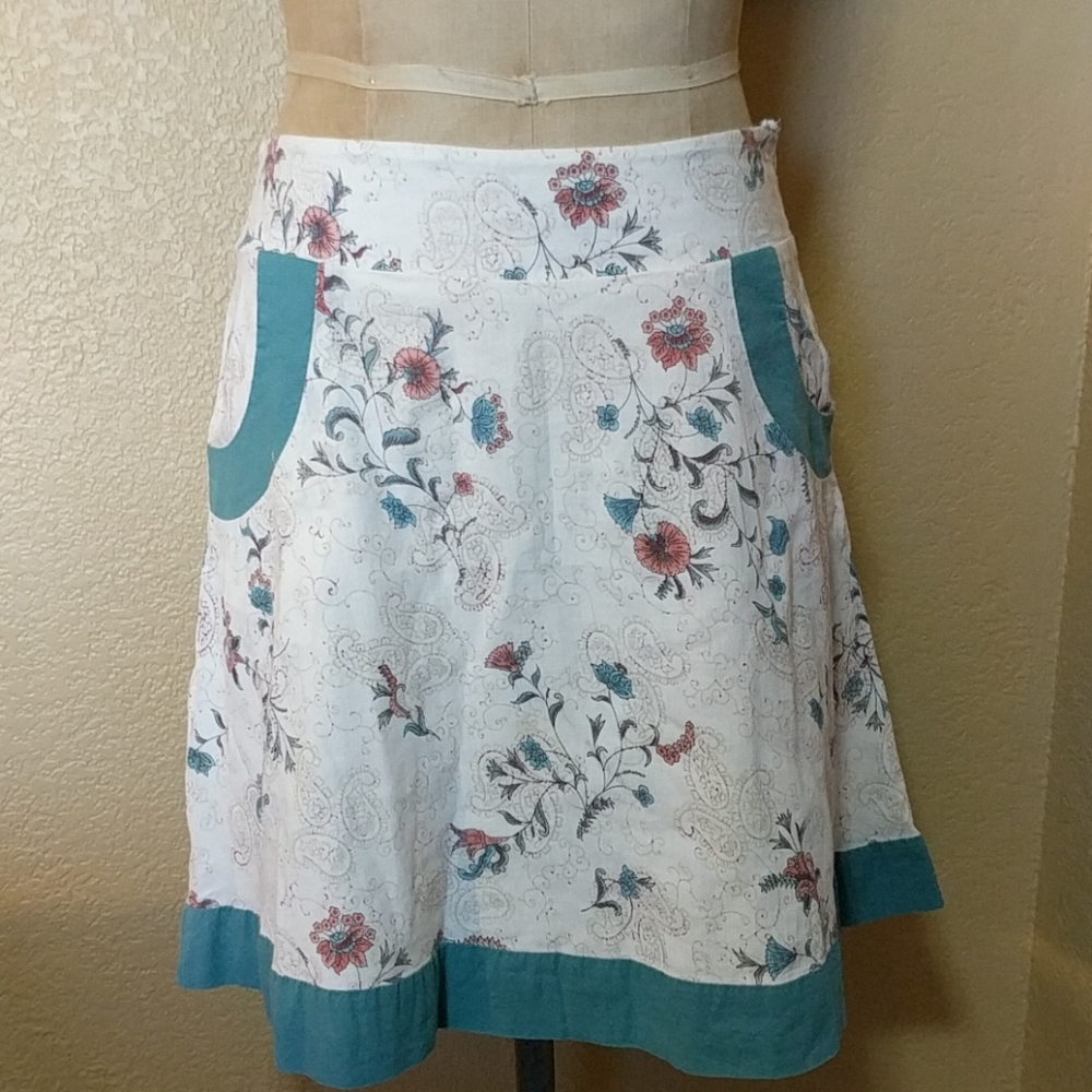 Skirt with Pockets - Picture 3 of 4